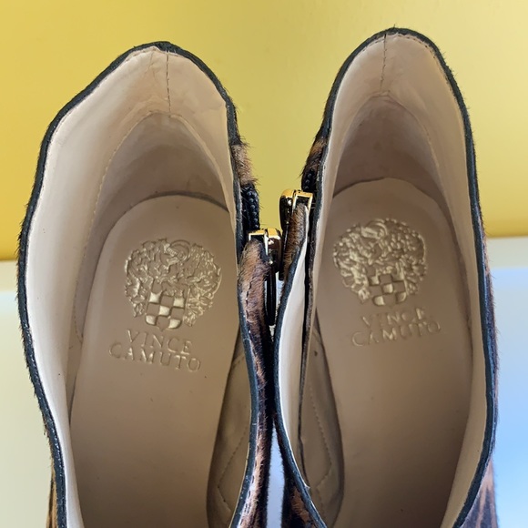 🌺VINCE CAMUTO🌺 Chic ankle heel boot🔥NWOT - Picture 6 of 6